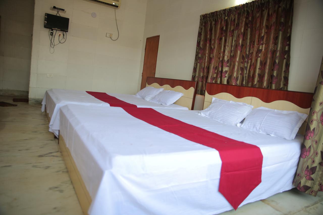 Provanil Guest House Puri Luaran gambar