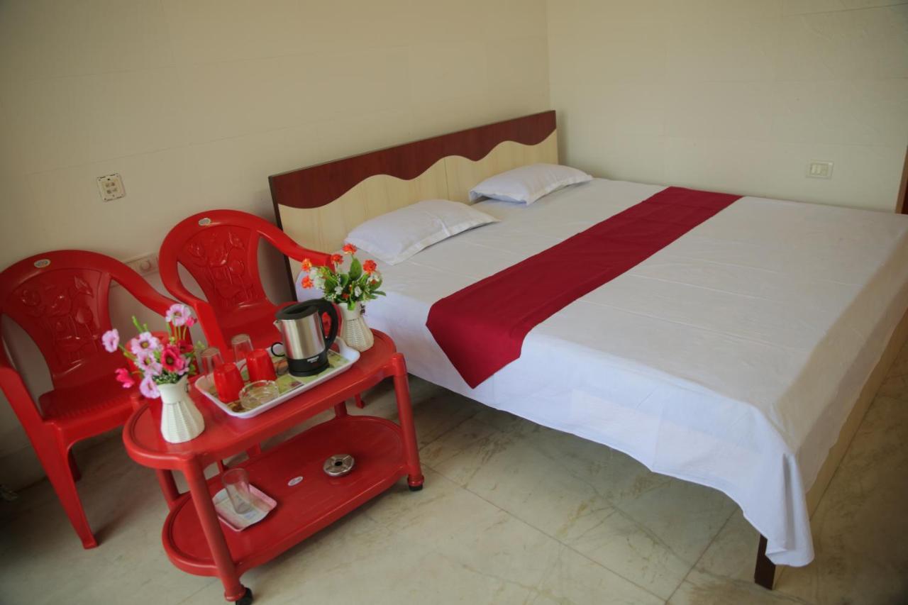 Provanil Guest House Puri Luaran gambar